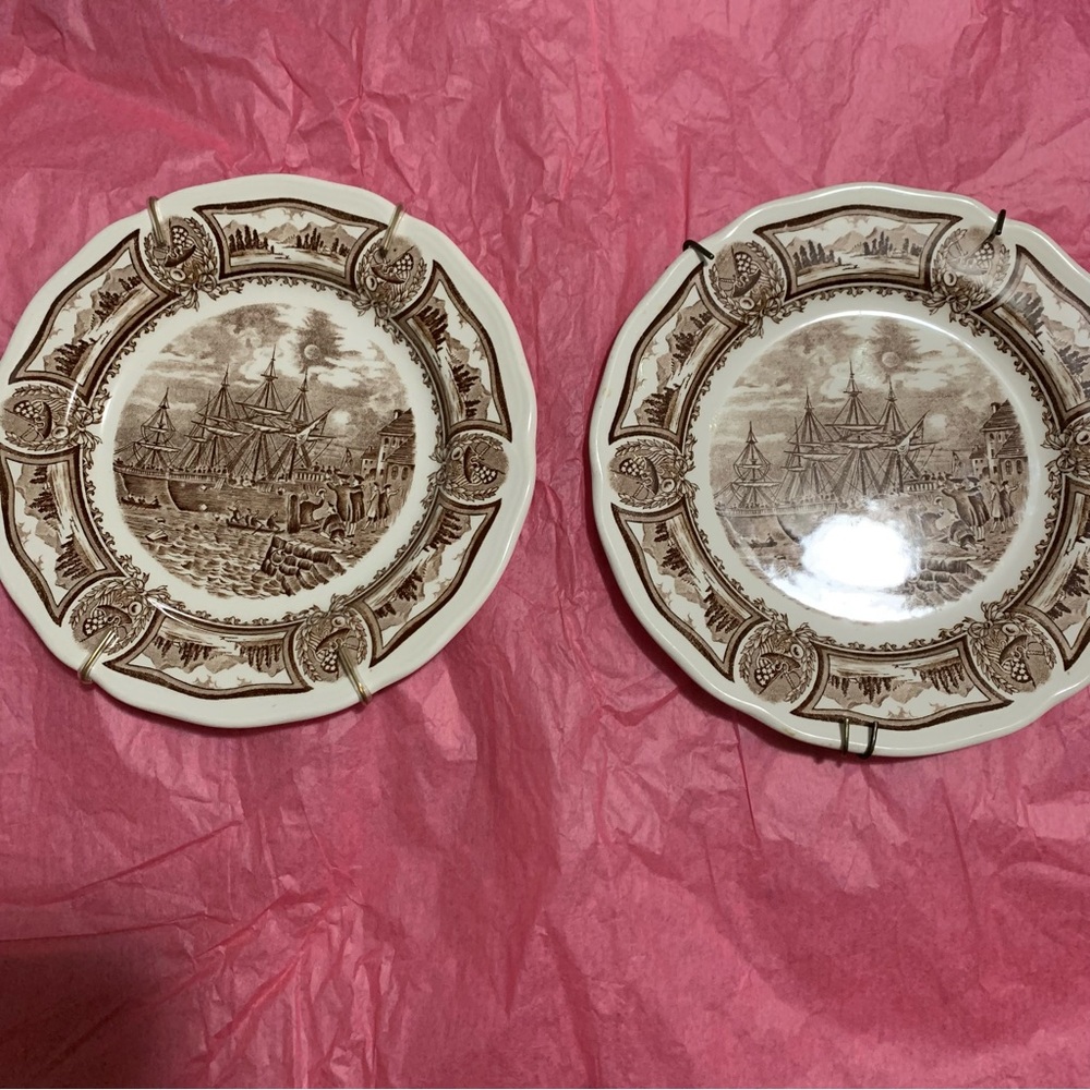 Beautiful decorative plates.